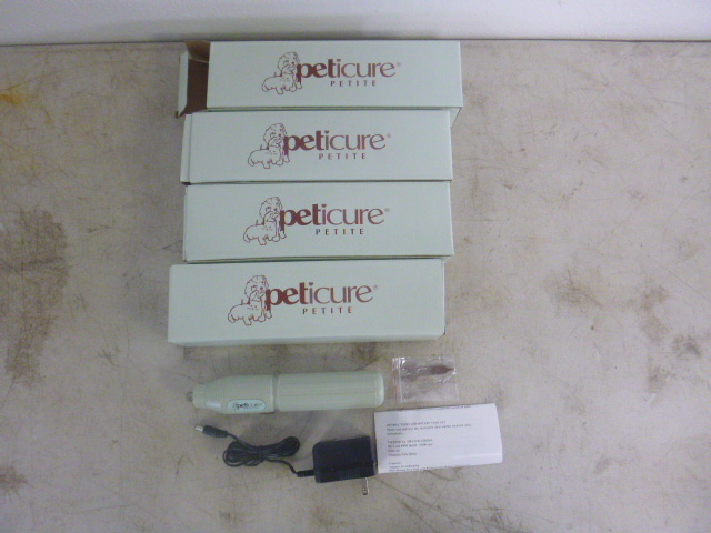 lot 398 image: 4 Peticure Petite Pet Nail Groomer