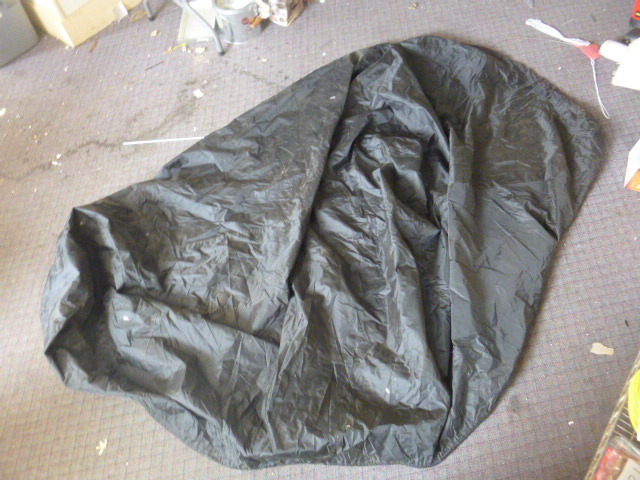 lot 464 image: Snowmobile Cover