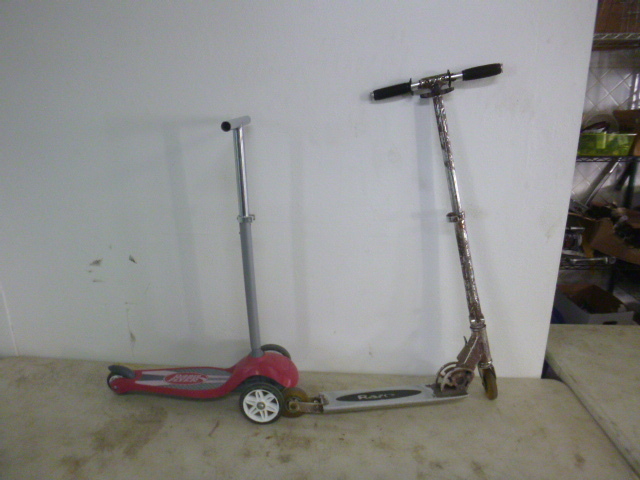 lot 488 image: 2 Scooters