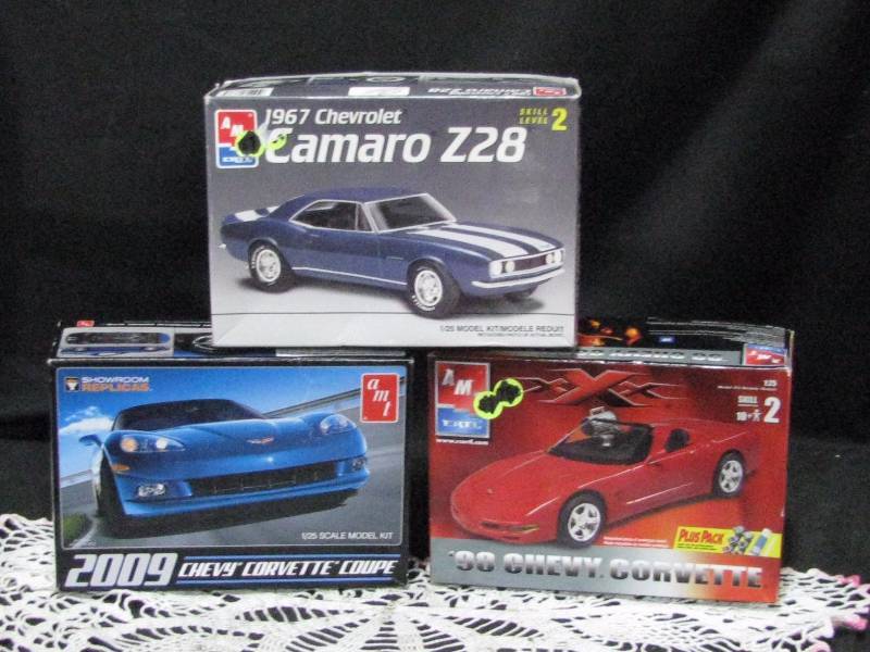 lot 10 image: Model Cars