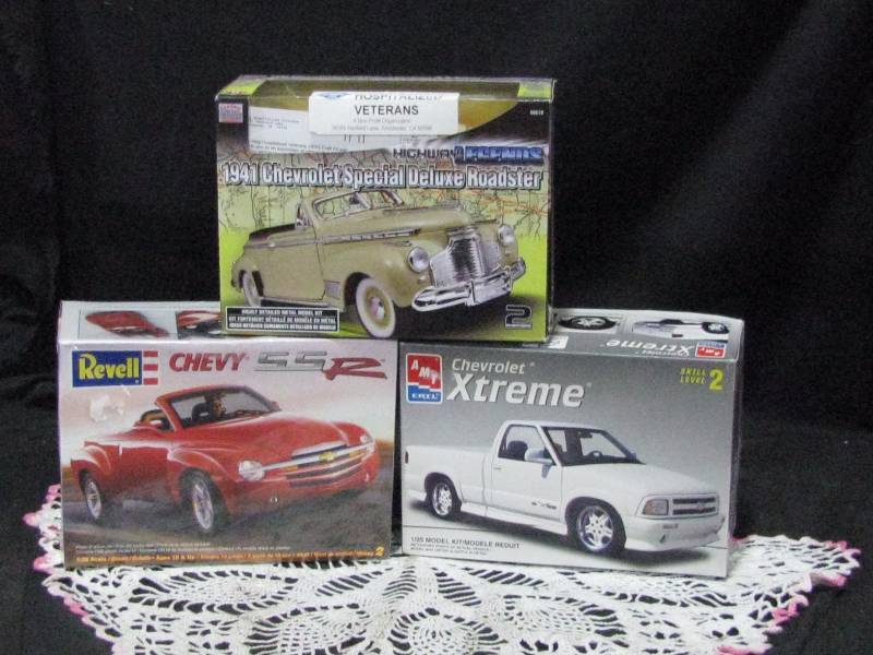lot 11 image: Model Cars