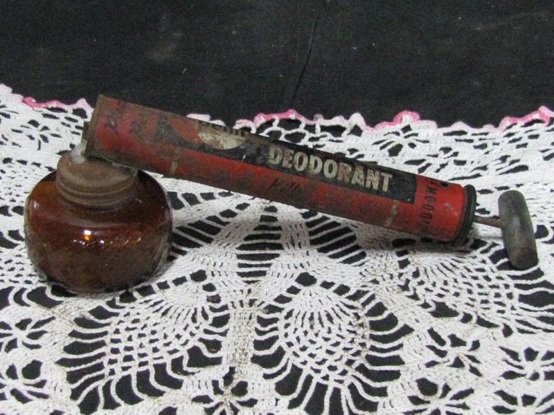 lot 30 image: Penn InsecticideDeodorant Sprayer