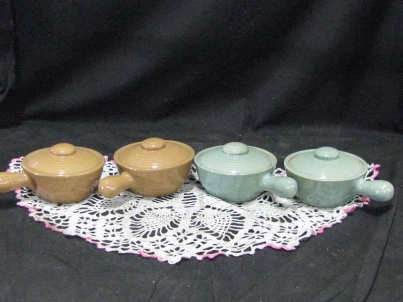 lot 31 image: USA Individual Casseroles