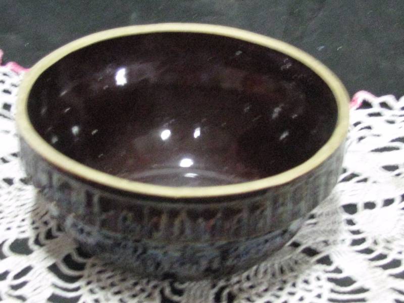 lot 36 image: USA 7 Crock Bowl