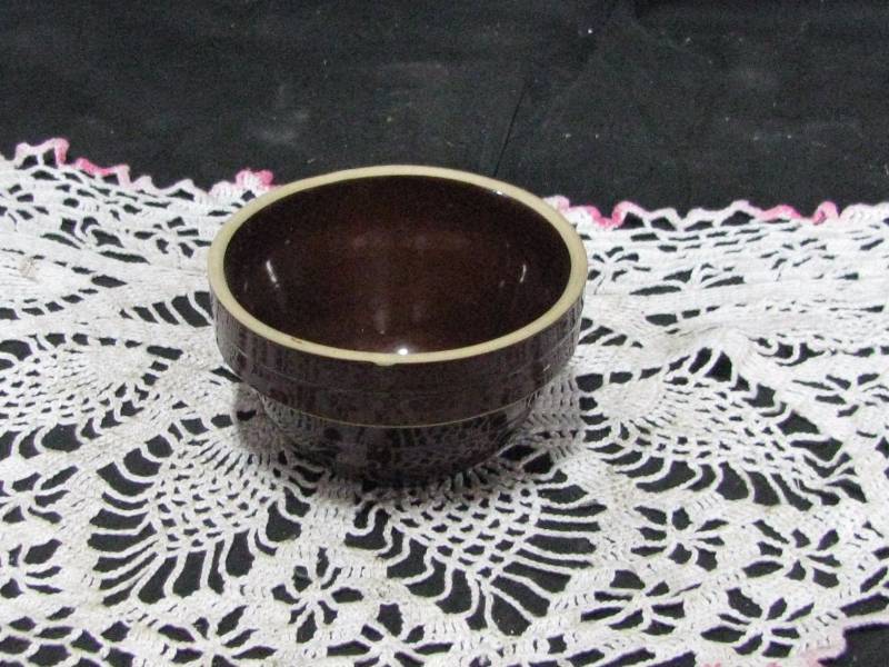 lot 38 image: USA 5 Crock Bowl