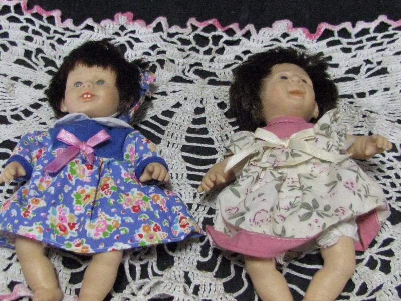 lot 41 image: Dolls