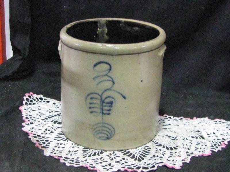 lot 55 image: Red Wing 3gl Salt Glaze Crock
