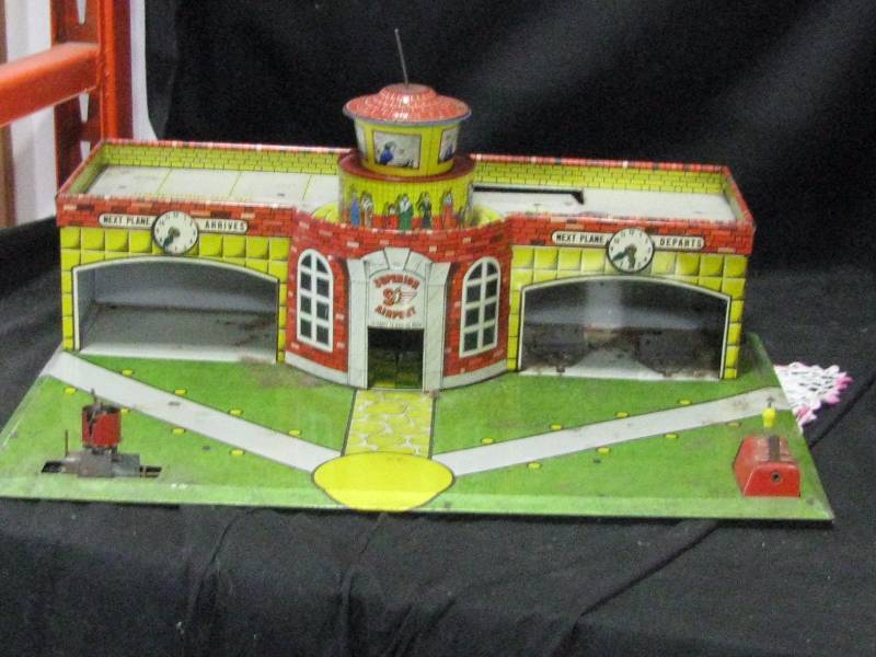 lot 83 image: Metal Airport