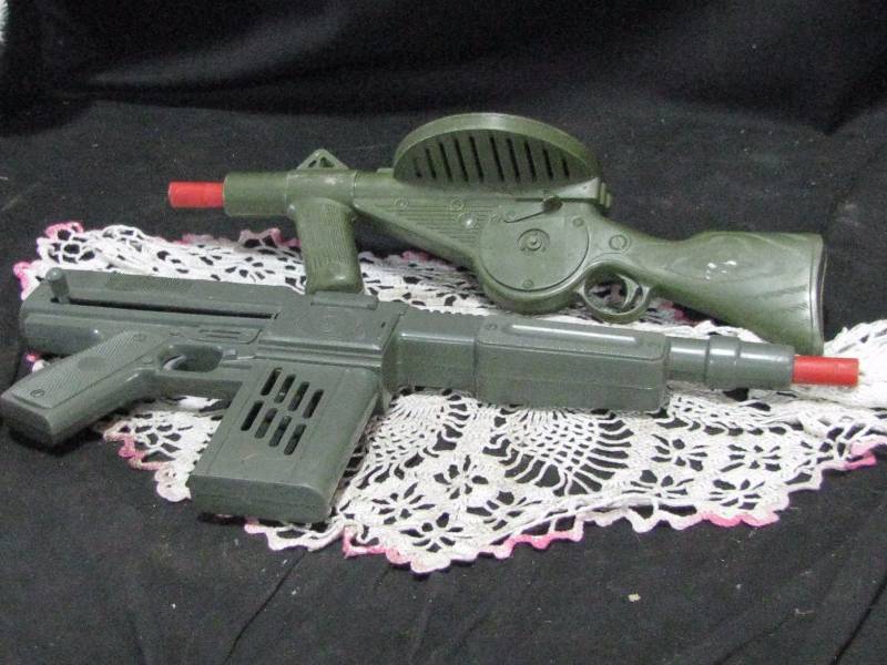 lot 88 image: Toy Guns