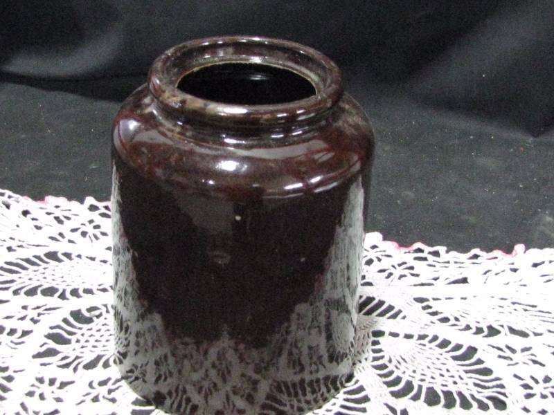 lot 94 image: Red Wing Slip Glaze Crock