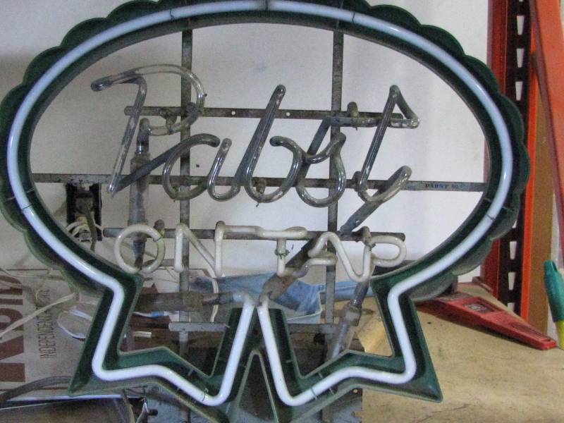 lot 100 image: Pabst On Tap Neon Light