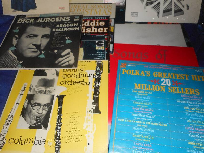 lot 18 image: 15 COLLECTIBLE RECORDS