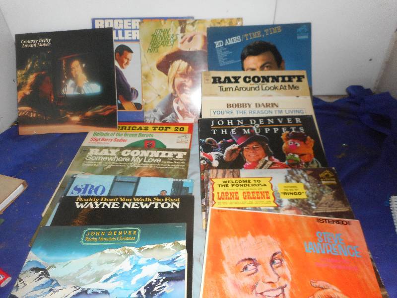 lot 19 image: 15 COLLECTIBLE RECORDS