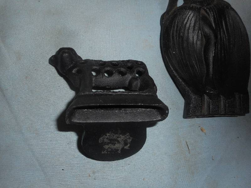 lot 30 image: VINTAGE CAST IRON COW CANDLE HOLDER AND SPOON HOLDER