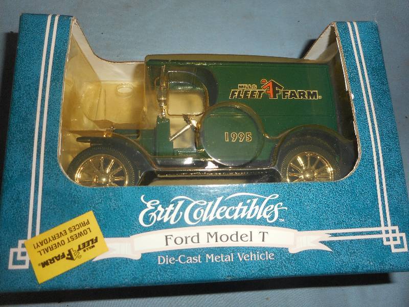 lot 36 image: COLLECTIBLE MODEL T DIE CAST BANK