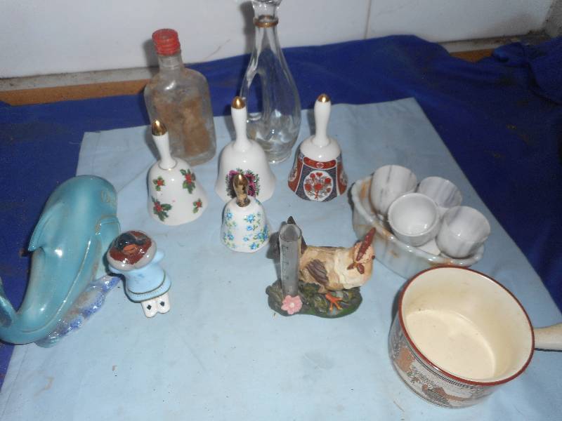 lot 39 image: COLLECTIBLE GLASSWEAR