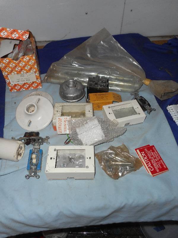 lot 47 image: GARAGE MISC