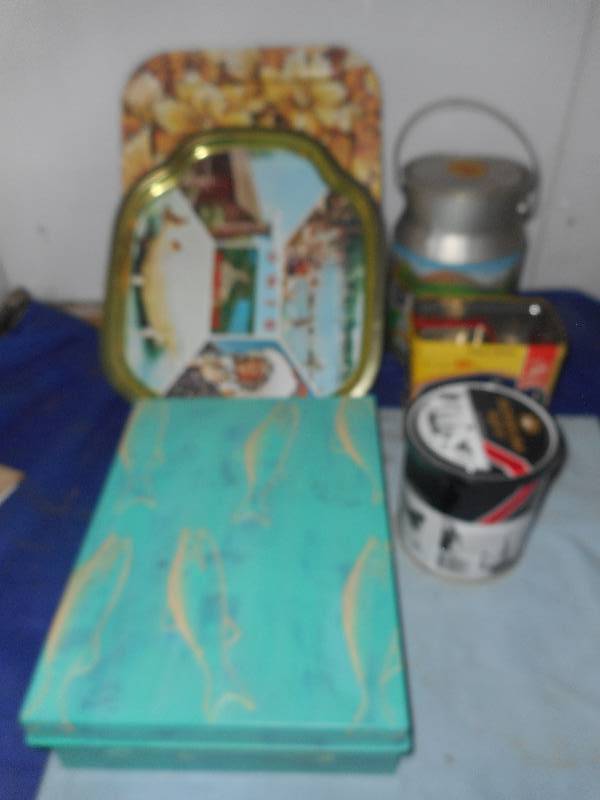 lot 52 image: VINTAGE TRAYS AND TINS