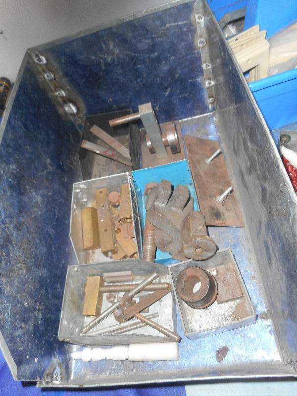 lot 54 image: GARAGE MISC