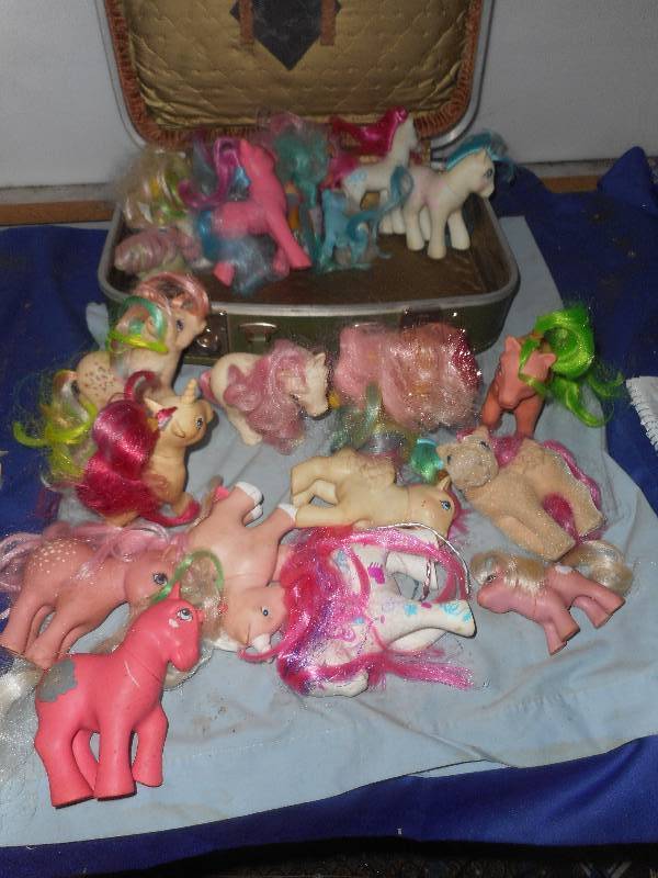 lot 62 image: COLLECTIBLE MY LITTLE PONYS