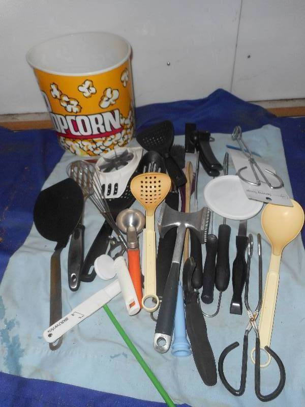 lot 63 image: COOKING UTINCELS