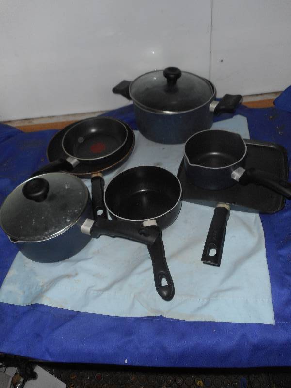 lot 66 image: SET OF TFAL NO STICK POTS AND PANS