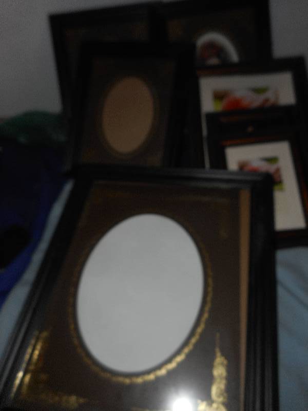 lot 78 image: MULTIPLE OICTURE FRAMES