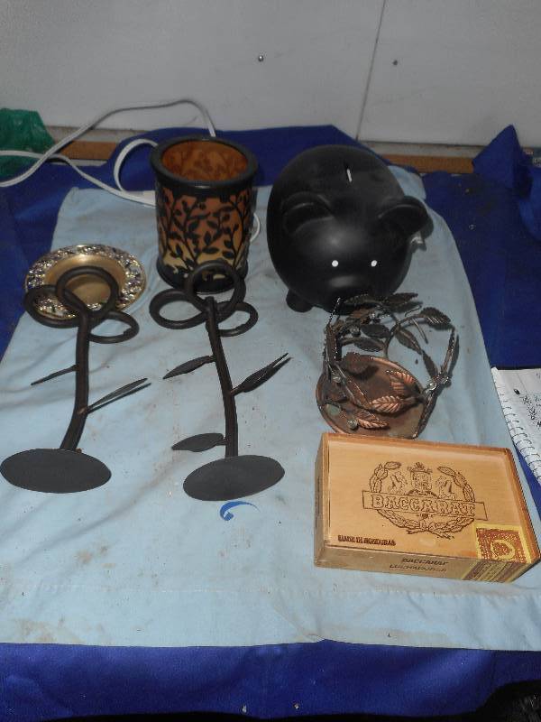 lot 80 image: MISC COLLECTIBLES