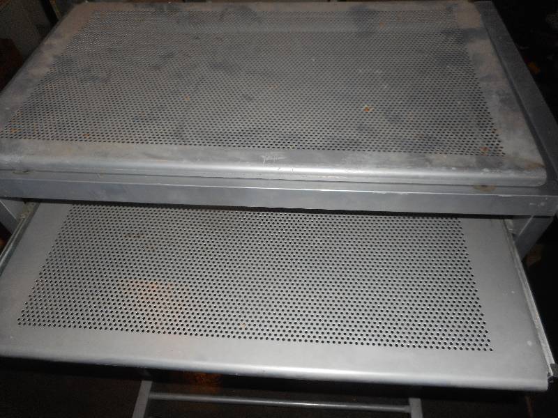 lot 91 image: METAL ROLLING TABLE