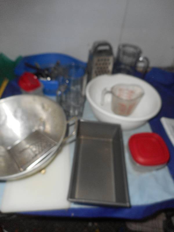 lot 107 image: KITCHEN DECOR