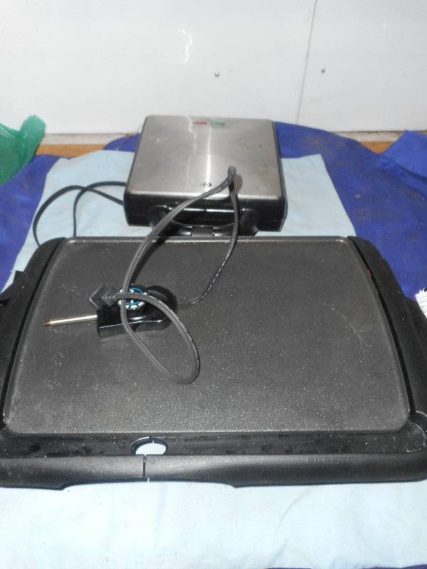 lot 110 image: PRESTO GRIDLE AND WAFFLE MAKER