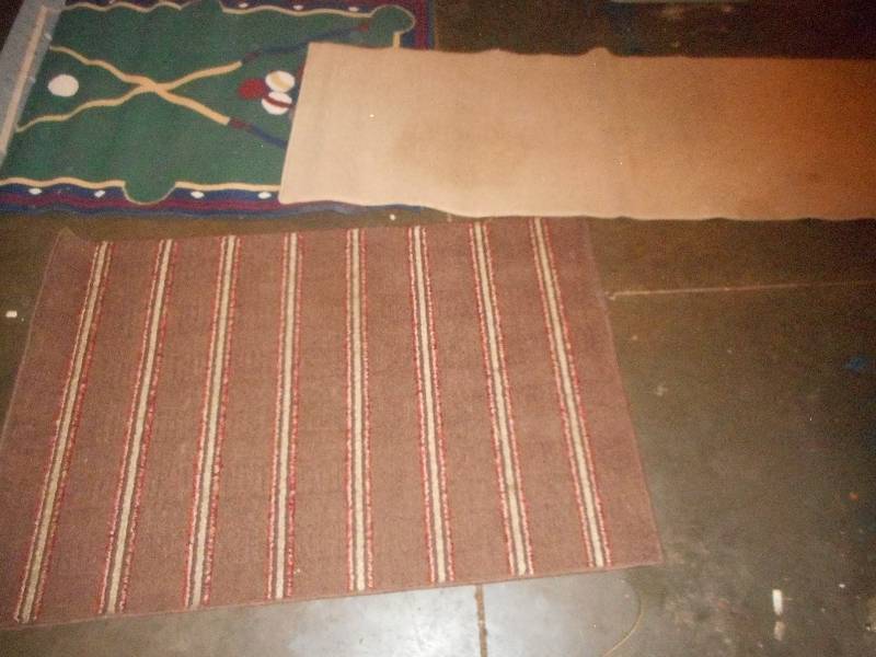 lot 113 image: 1 RUNNER 2 FLOOR RUGS