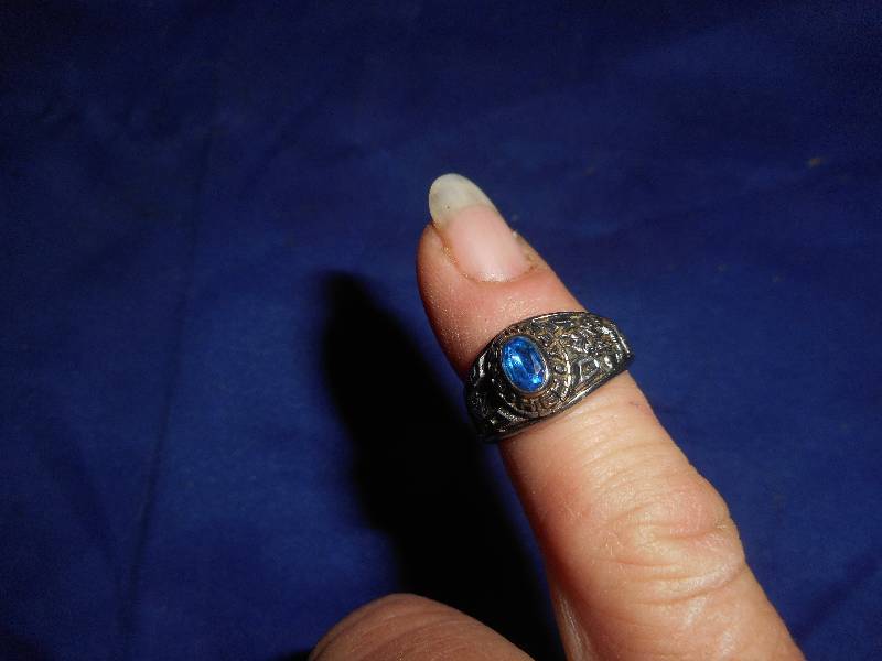 lot 119 image: CLASS RING