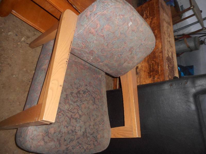 lot 125 image: PADDED CHAIR WIDE SEAT