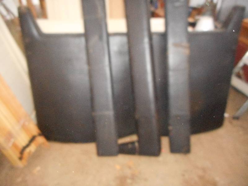 lot 127 image: QUEEN LEATHER BED FRAME