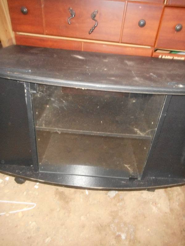lot 129 image: BLACK ENTERTAINMENT CENTER