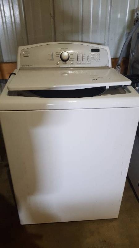 lot 9 image: Kenmore Top Load Washer