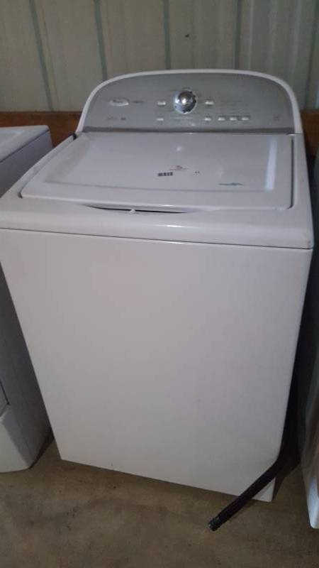 lot 11 image: Whirlpool Cabrio Top Load Washer