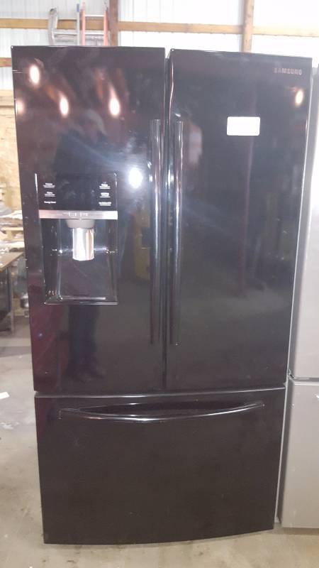 lot 70 image: Samsung 3 Door Fridge Freezer
