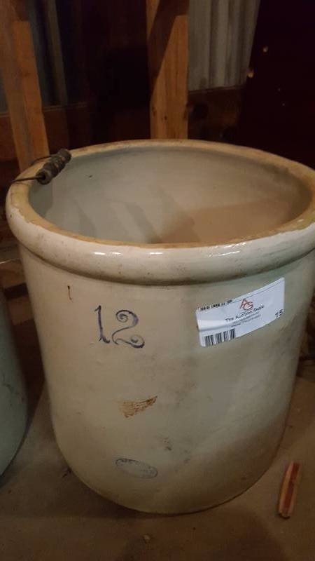lot 15 image: Red Wing Crock