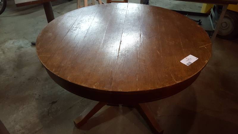 lot 37 image: Antique Round Wood Table