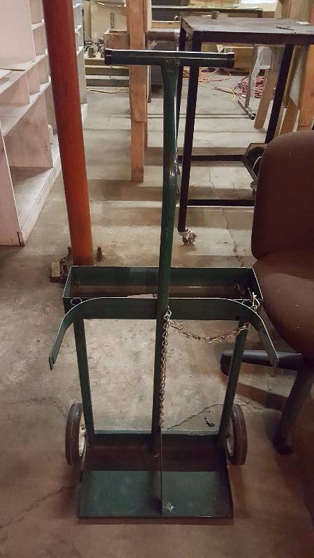 lot 32 image: Oxy-Acetalene Rolling Cart