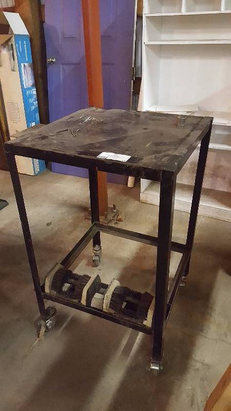 lot 44 image: Rolling Metal Table