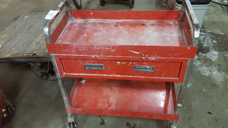 lot 56 image: Rolling Tool Cart