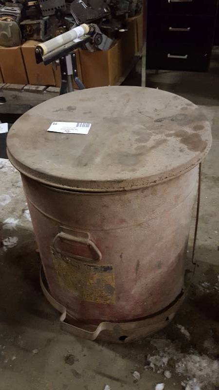 lot 58 image: Oily Waste Can with foot flip.