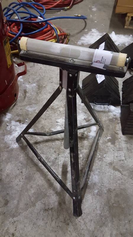 lot 64 image: Portable Board Roller
