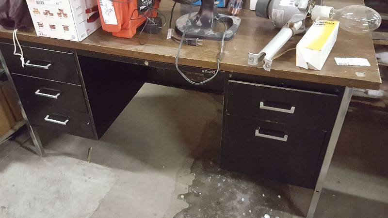 lot 65 image: Steel Desk