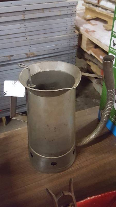 lot 68 image: 1 Gallon Oil Can