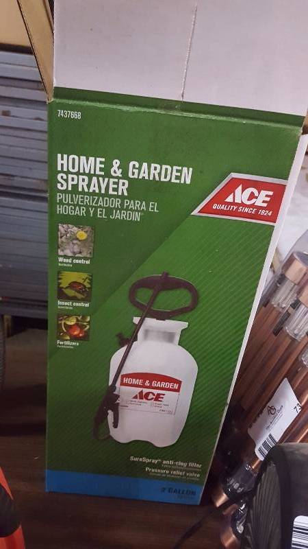 lot 69 image: 2 Gallon Garden Sprayer
