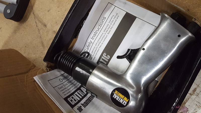 lot 104 image: Air hammer amd Drill